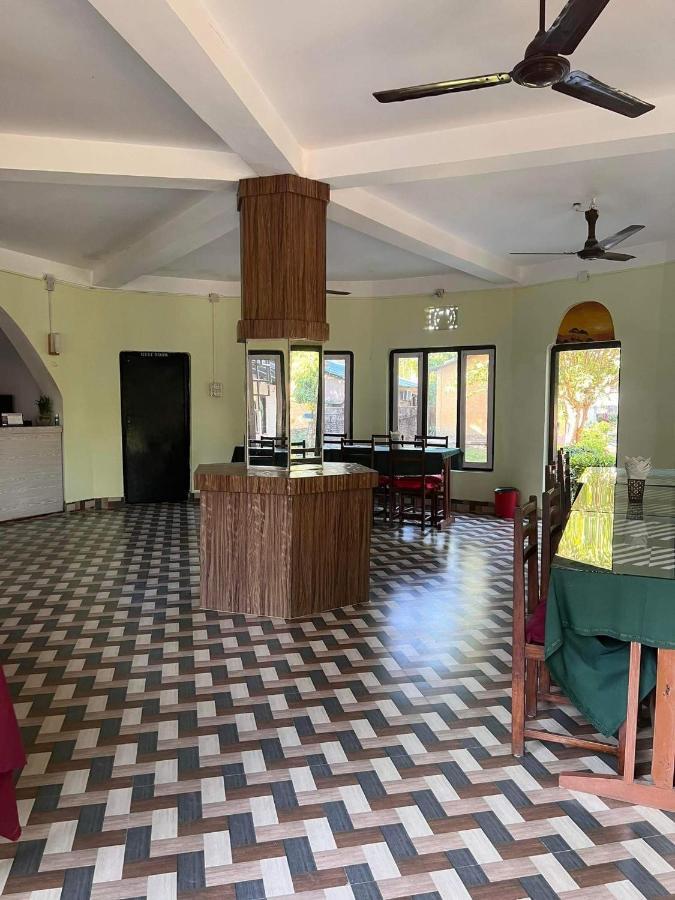 Safari Wildlife Lodge And Camp Chitwan Exterior foto