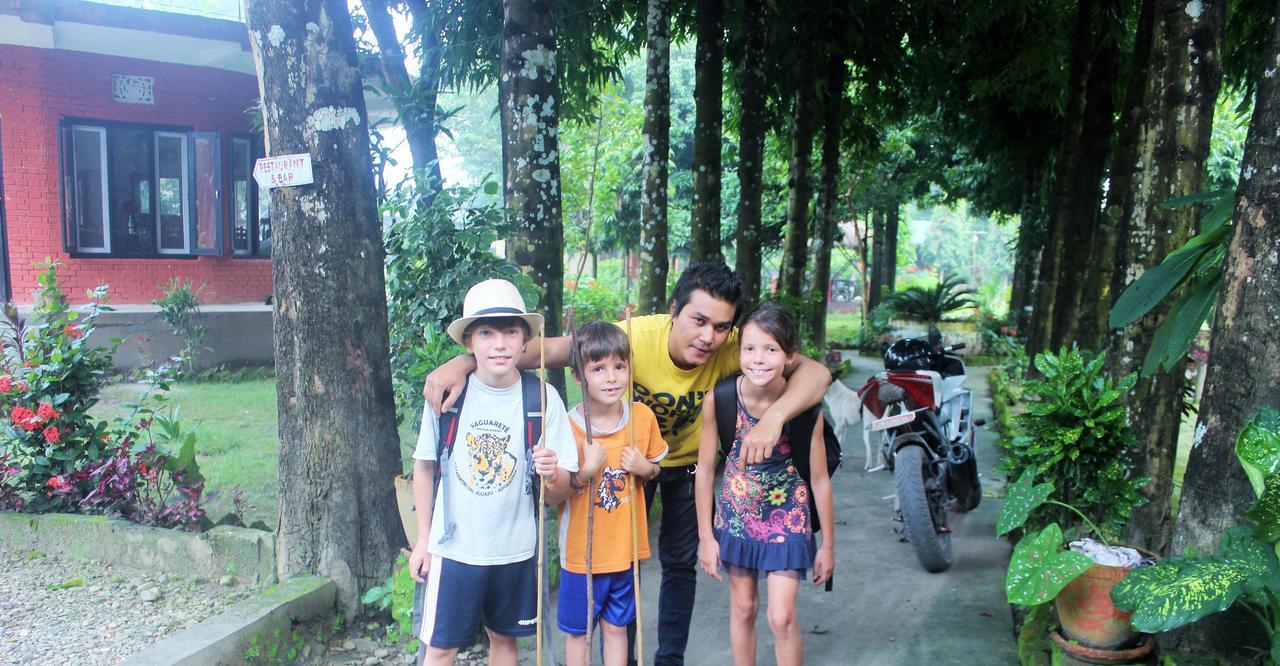 Safari Wildlife Lodge And Camp Chitwan Exterior foto